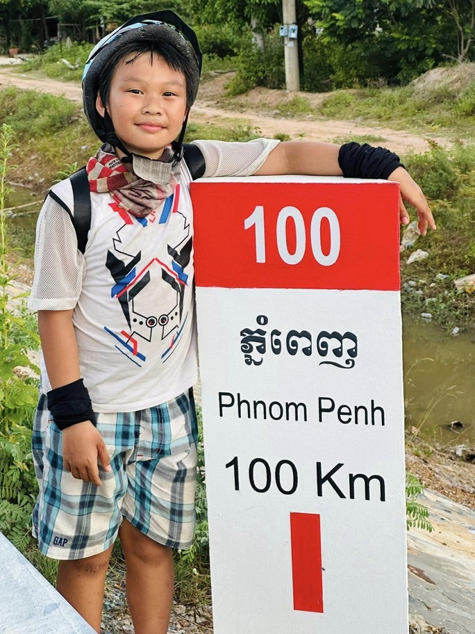 Cậu bé 10 tuổi ở Lạng Sơn đạp xe khám phá 4 quốc gia - Ảnh 6.