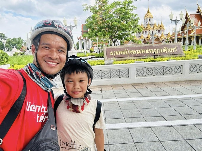 Cậu bé 10 tuổi ở Lạng Sơn đạp xe khám phá 4 quốc gia - Ảnh 7.