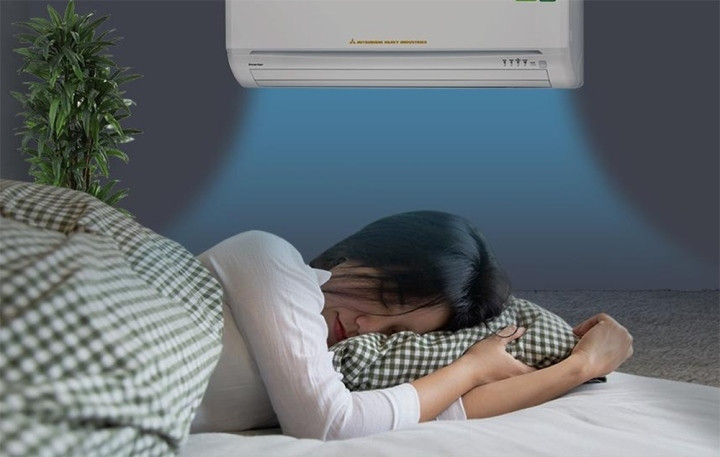Bật điều hòa cả ngày kể cả khi không ở trong phòng là thói quen gây tốn điện phổ biến.