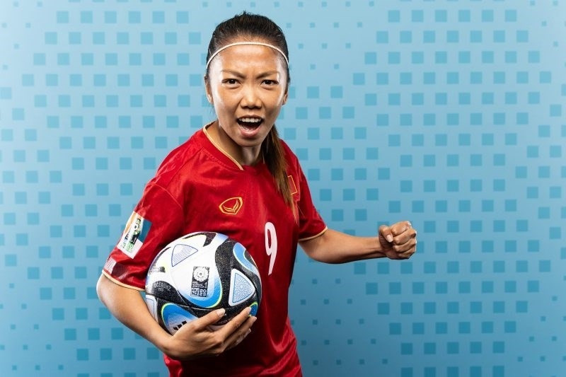 Vietnamese women football players in photos posted by FIFA hinh anh 3