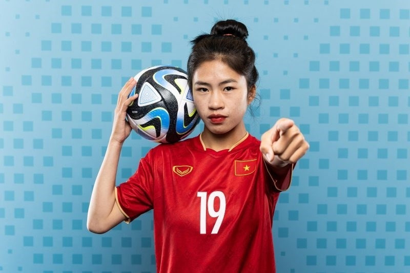 Vietnamese women football players in photos posted by FIFA hinh anh 4