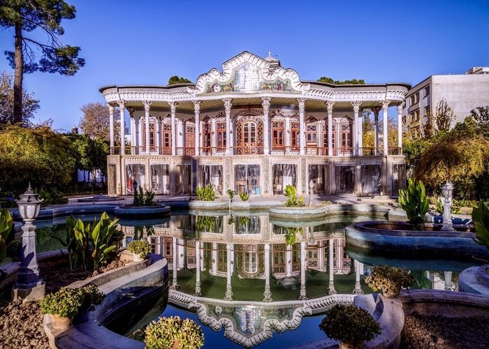 Dinh thự Shapuri tọa lạc tại trung tâm thành phố Shiraz, Iran. Dinh thự này được xây dựng vào khoảng những năm 1930-1935, thuộc sở hữu của một lái buôn giàu có tên là Abdolsaheb Shapuri (Ảnh: Abbas Kalantar)