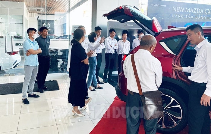 Tin vui cho người mua ô tô điện: Miễn phí trước bạ kéo dài đến năm 2027 2 Giảm lệ phí trước bạ có làm cho thị trường ô tô sôi động?