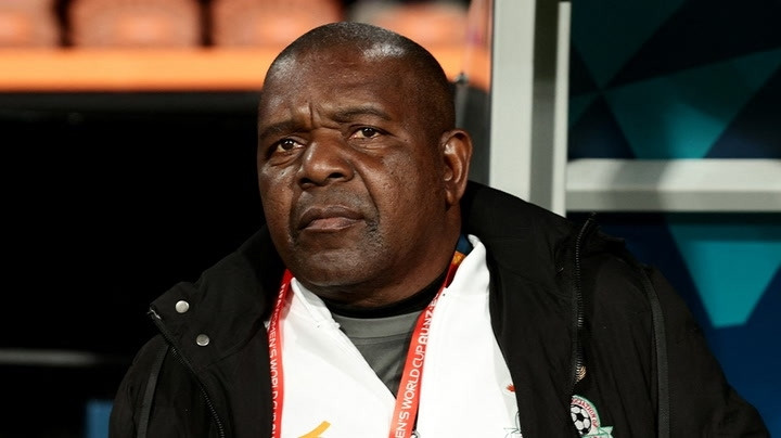 Ông Bruce Mwape - HLV đội tuyển Zambia ở World Cup nữ 2023.