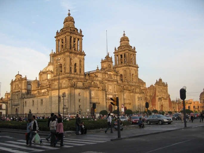 Nhà thờ kỳ vĩ giữa Mexico City - Ảnh 1.