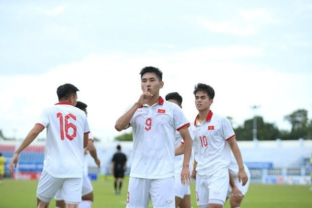 Vietnam advance to AFF U23 Championship finals after beating Malaysia 4-1 hinh anh 1