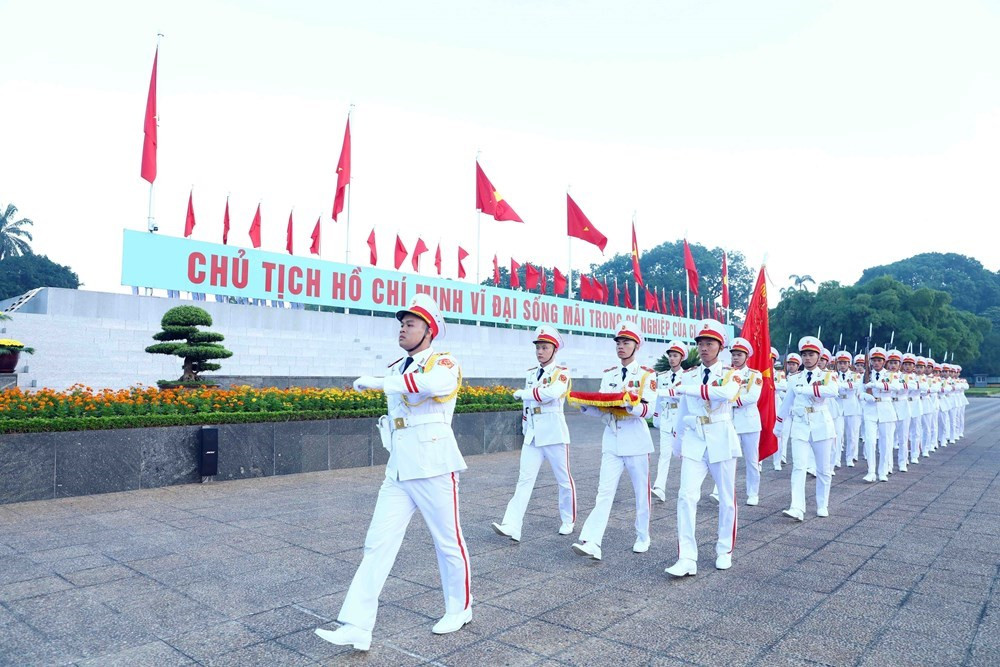Flag-hoisting ceremony in celebration of 78th National Day of Vietnam hinh anh 2