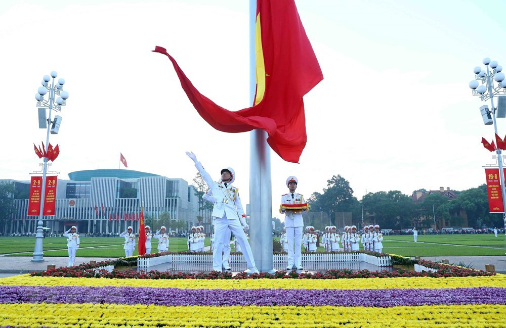 Flag-hoisting ceremony in celebration of 78th National Day of Vietnam hinh anh 6