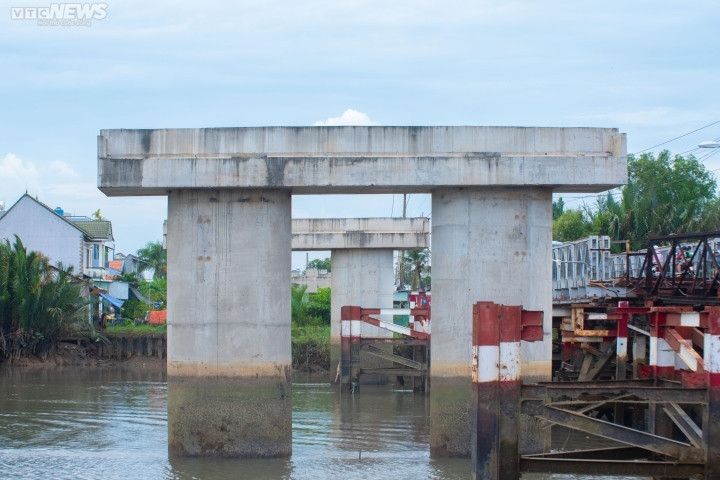 Cầu Long Kiểng (huyện Nhà Bè) dự kiến thông xe vào sáng 6/9. (Ảnh: Hữu Hướng)