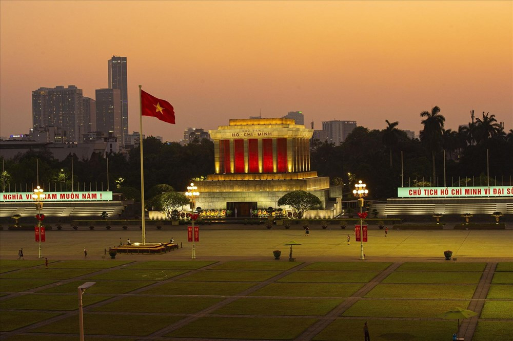 Ho Chi Minh Mausoleum - Where people show respect to a great leader hinh anh 1