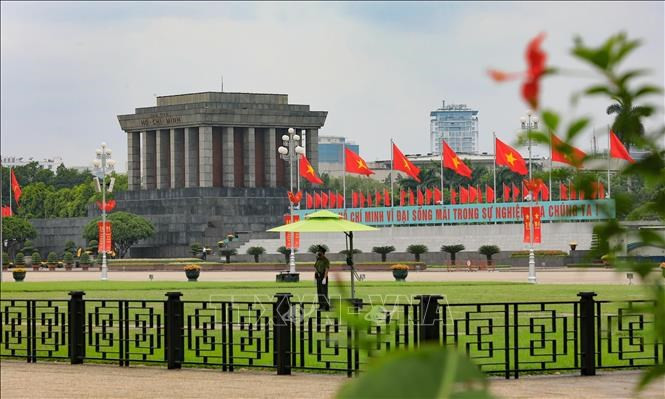 Ho Chi Minh Mausoleum - Where people show respect to a great leader hinh anh 6