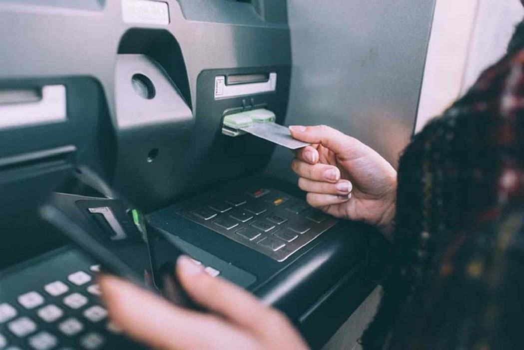 Cây ATM không nhả tiền mặc dù tài khoản đã bị trừ tiền là tình huống rất nhiều khách hàng gặp phải. (Ảnh minh họa)