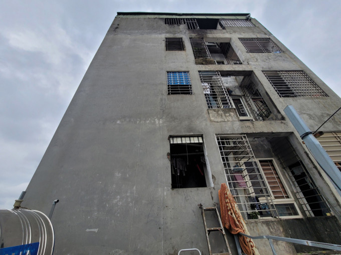 Căn chung cư mini 10 tầng bị cháy đêm 12/9 ở phố Khương Hạ, Thanh Xuân. Ảnh:Gia Chính
