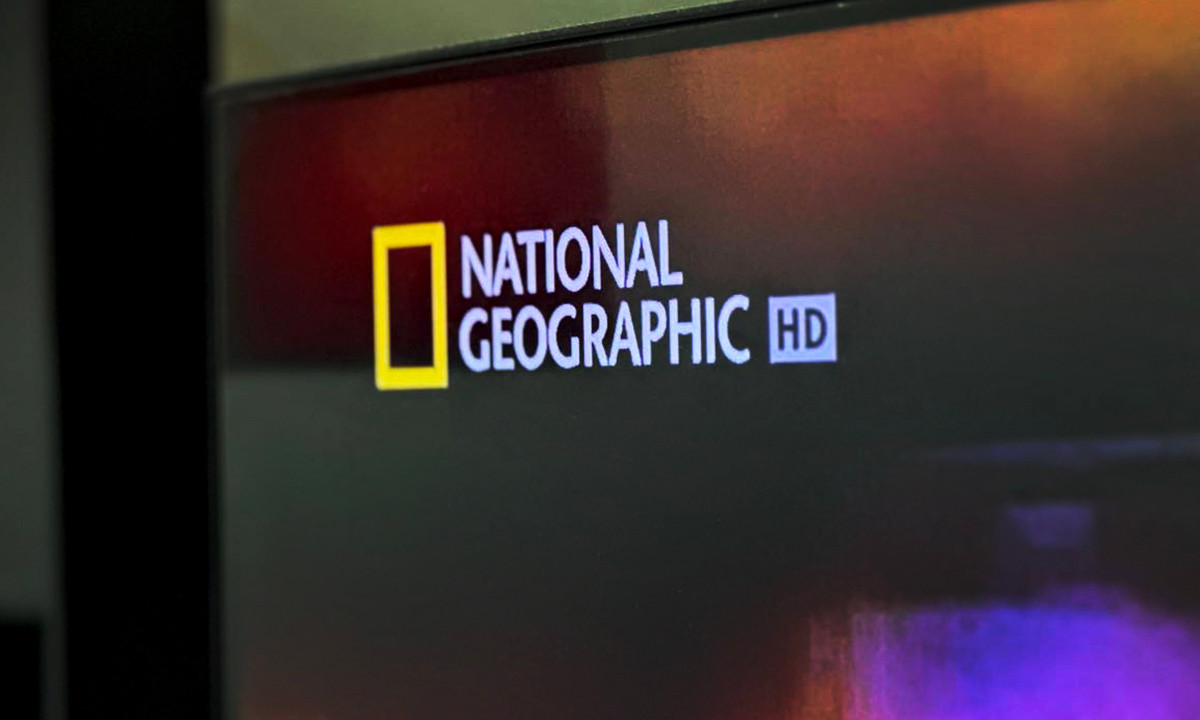 Logo kênh National Geographic HD trên một TV trước thời điểm ngừng phát sóng tại Việt Nam. Ảnh: Lưu Quý