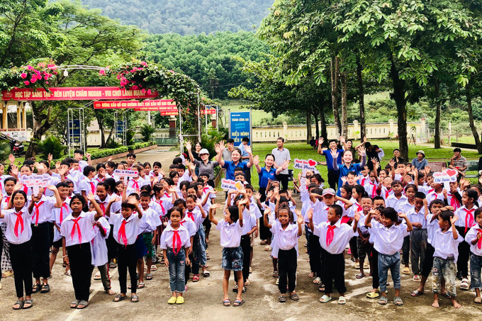Học sinh một trường tiểu học ở Quảng Bình khai giảng năm học 2023 -2024. Ảnh: Vạn An