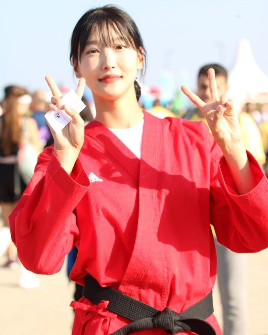 Trước khi thi hoa hậu Hàn Quốc, Hee-jun từng tập luyện thể thao ở trường đại học nhưng không phải là môn kabaddi. Cô tập điền kinh và cũng là đội trưởng đội cổ vũ thể thao.