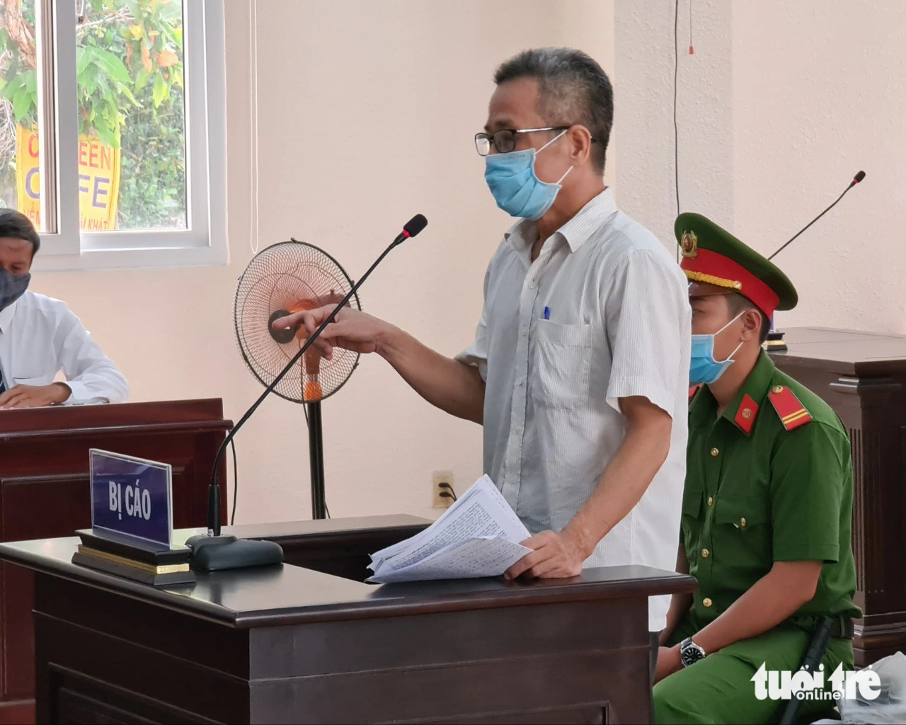 Ông Nguyễn Hồng Khanh trình bày cho rằng mình bị oan tại phiên tòa sơ thẩm tại TAND tỉnh Bình Dương - Ảnh: B.S.