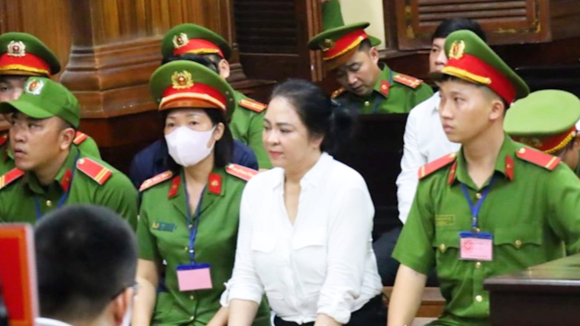 Bà Nguyễn Phương Hằng tại tòa sơ thẩm - Ảnh: A.T.