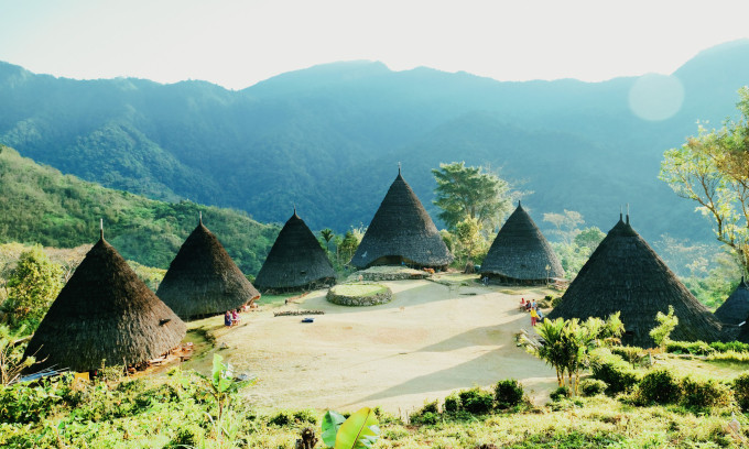 Làng Wae Rebo là nơi duy nhất tại Indonesia còn những ngôi nhà hình chóp truyền thống.