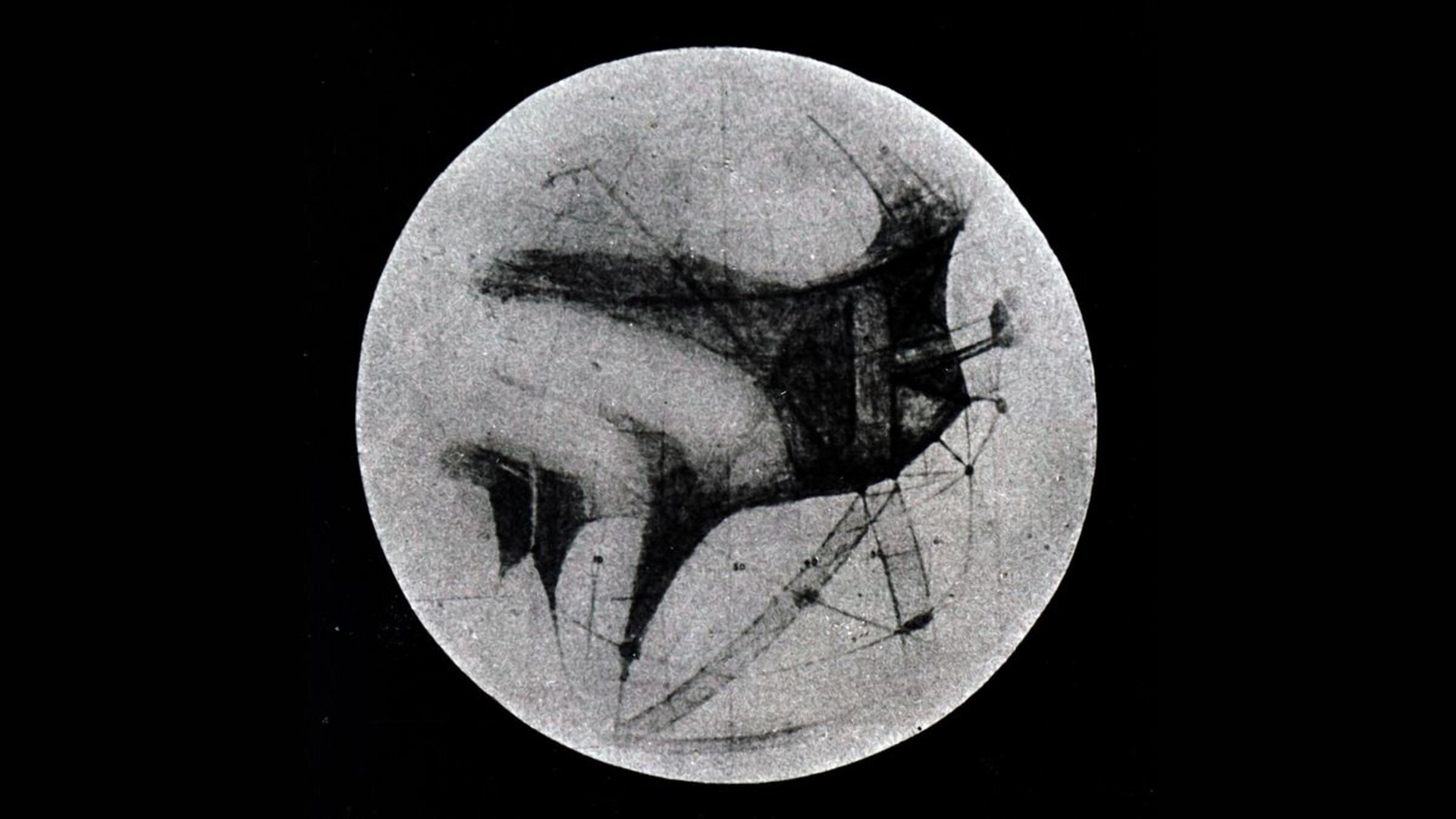 Trong quá trình sao Hỏa tiếp cận gần Trái đất vào năm 1877, nhà thiên văn học người Ý Giovanni Schiaparelli nhìn qua kính viễn vọng của mình, và quan sát thấy các đường rãnh trên bề mặt Hành tinh Đỏ. Từ đó, khiến nhiều người kết luận rằng sao Hỏa có sự sống thông minh nào đó đã xây dựng nên hệ thống đường thủy đặc biệt này. Nhưng lý thuyết này bị vạch trần vào đầu thế kỷ 20, khi người ta chứng minh rằng, các 