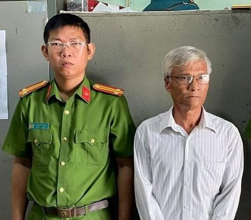 Binh Thuan: Bat tam giam thay chu nhiem xam hai 2 nu sinh tieu hoc hinh anh 1