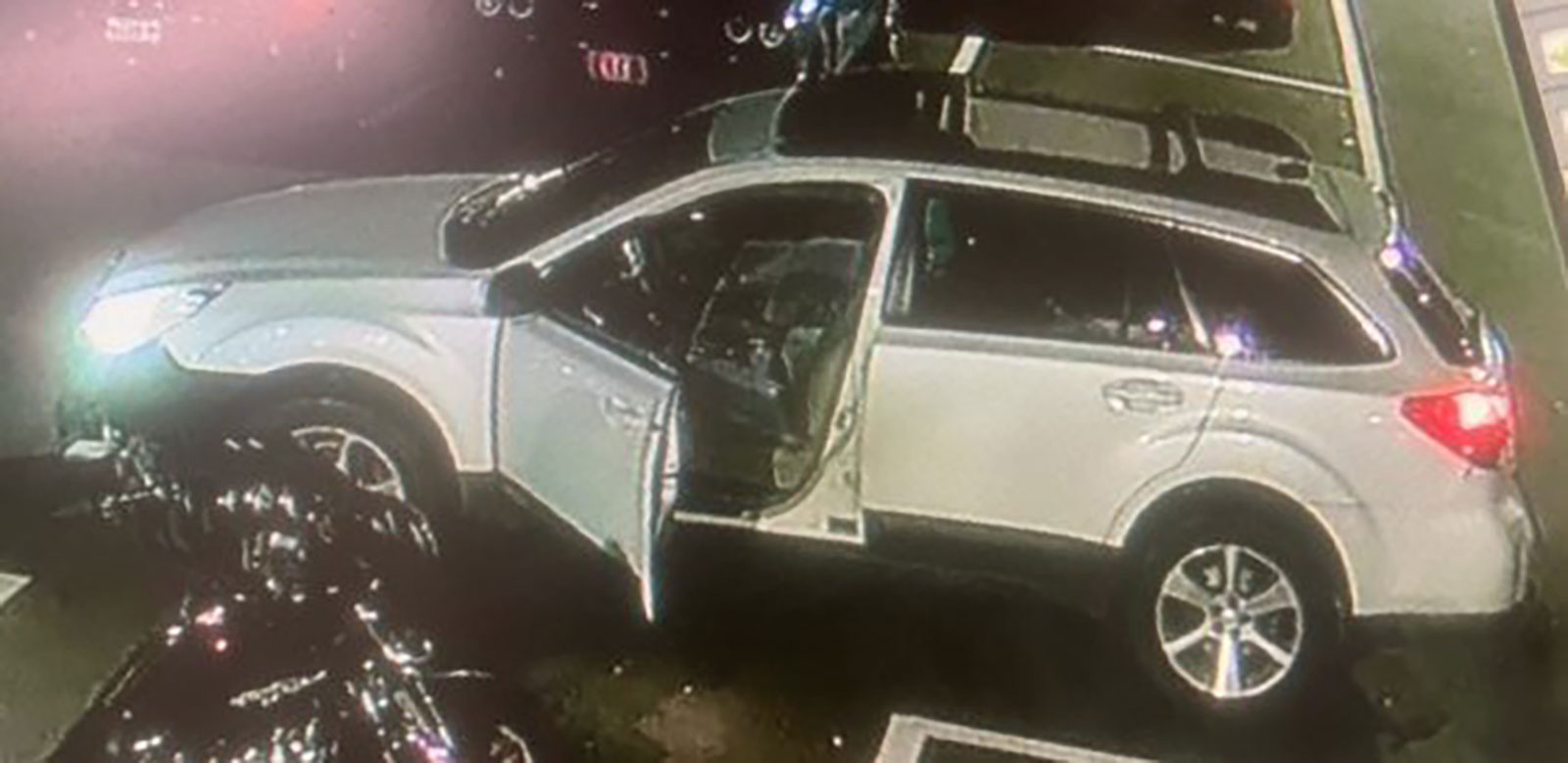 Sở Cảnh sát Lewiston công bố hình ảnh một chiếc xe có liên quan đến vụ xả súng - Ảnh: CNN