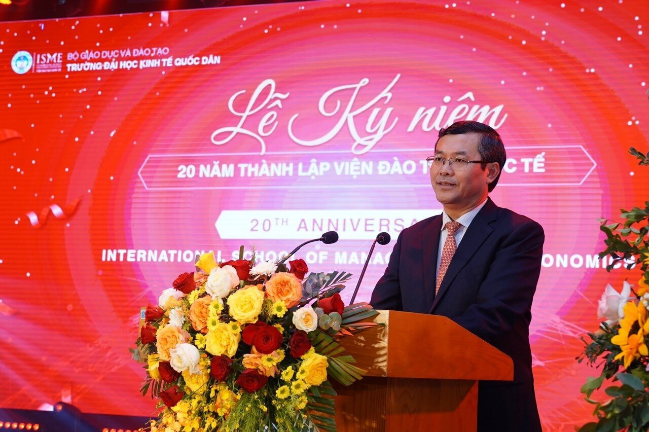 Thứ trưởng Bộ GD&ĐT Nguyễn Văn Phúc.