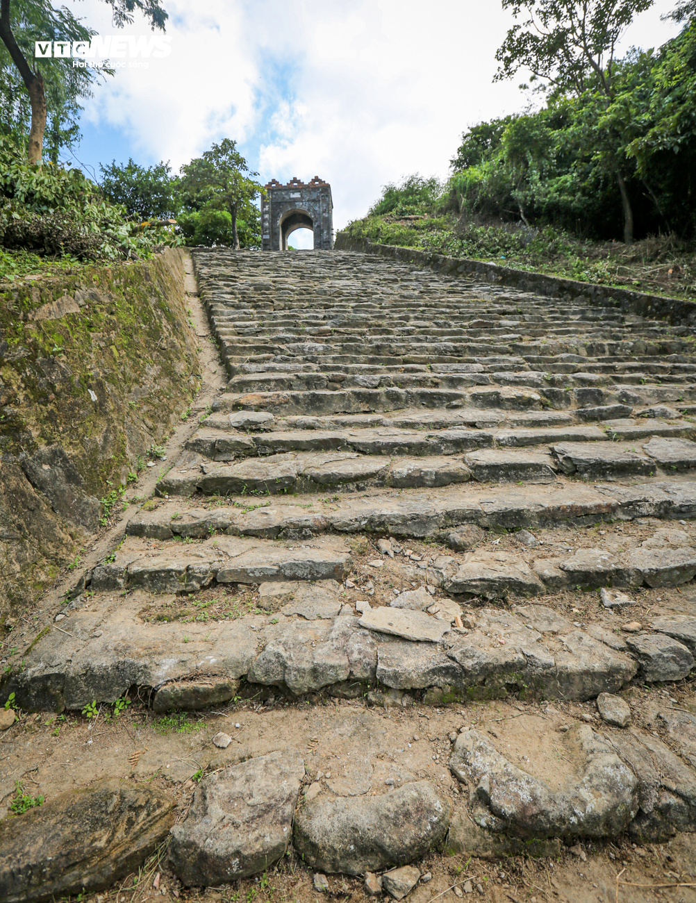 Khám phá 'cổng trời' gần 200 tuổi trên đỉnh Đèo Ngang - 7