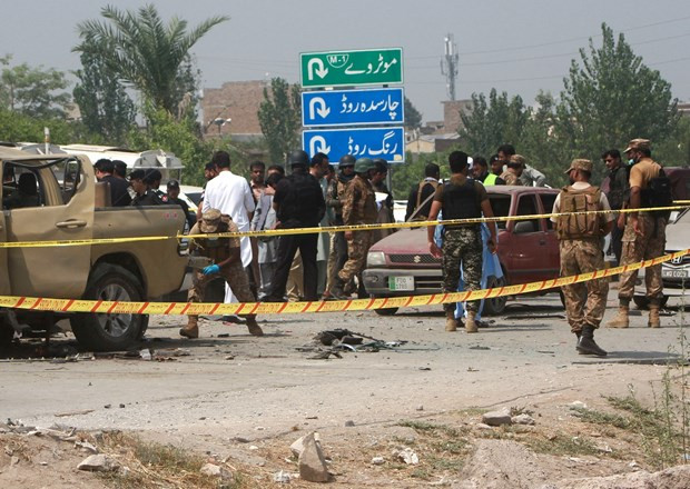 Pakistan: No bom nham vao xe tuan tra, 5 canh sat thiet mang hinh anh 1