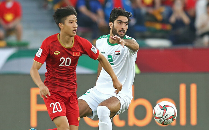 Việt Nam từng thua Iraq (áo trắng) 2-3 ở vòng bảng Asian Cup 2019. Ảnh: AFC