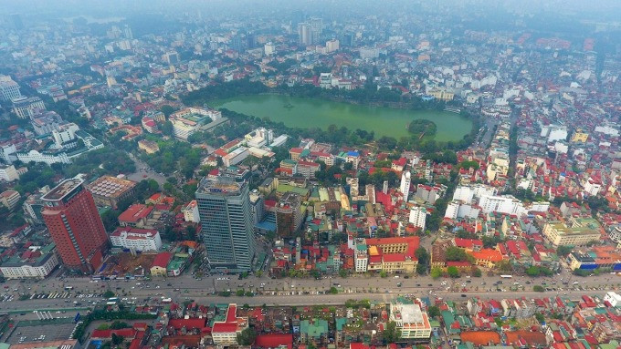 Hồ Gươm và các công trình lân cận, quận Hoàn Kiếm, Hà Nội. Ảnh: Giang Huy