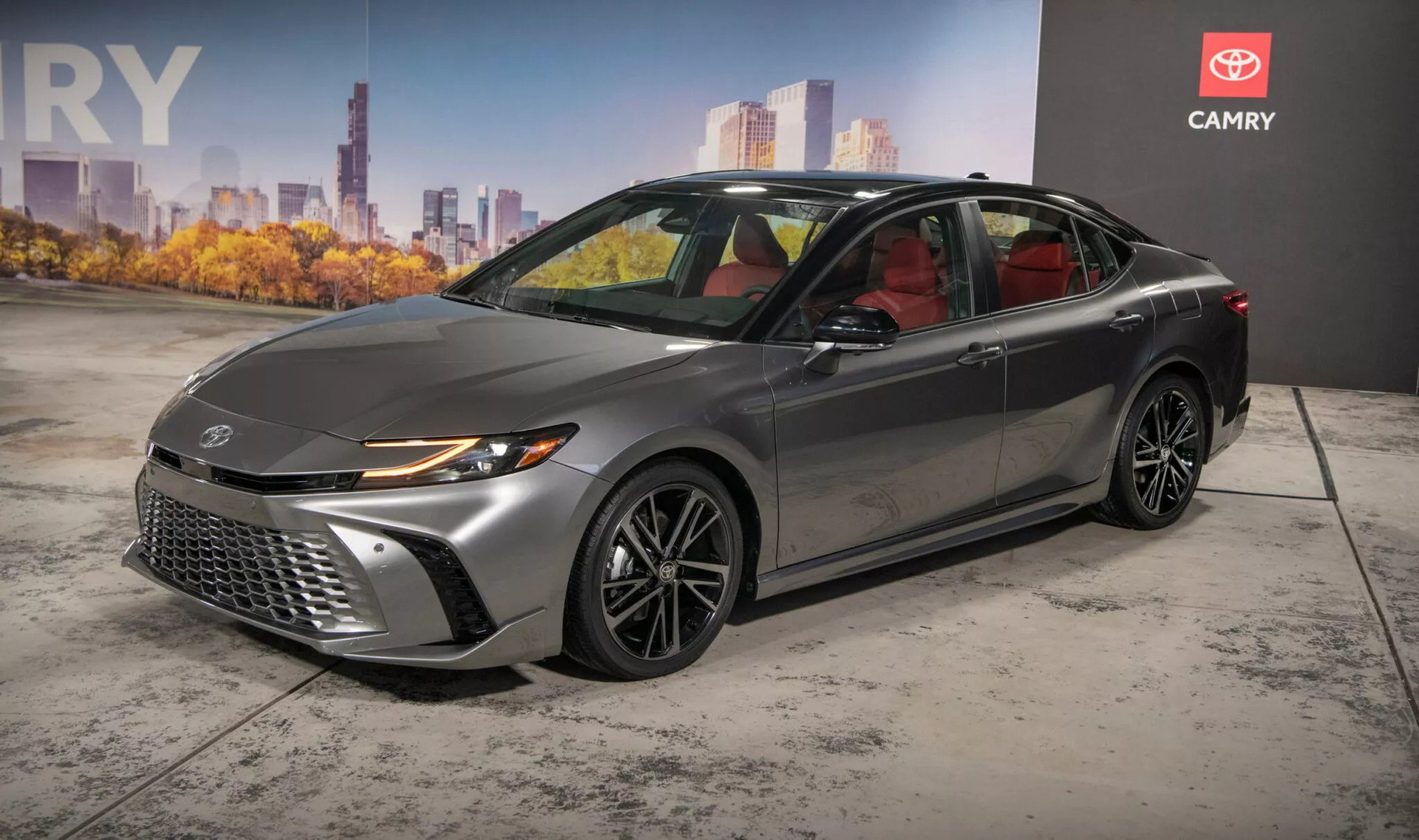 Toyota Camry đời mới chính thức chào sân - Ảnh 6.