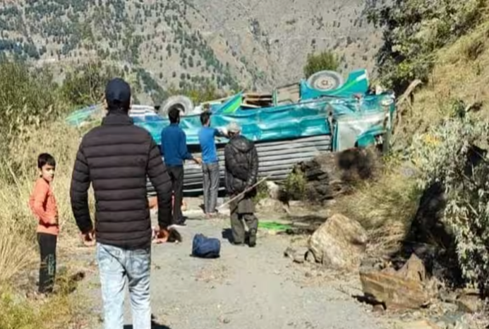 Hiện trưởng vụ tai nạn xe buýt ở Kashmir