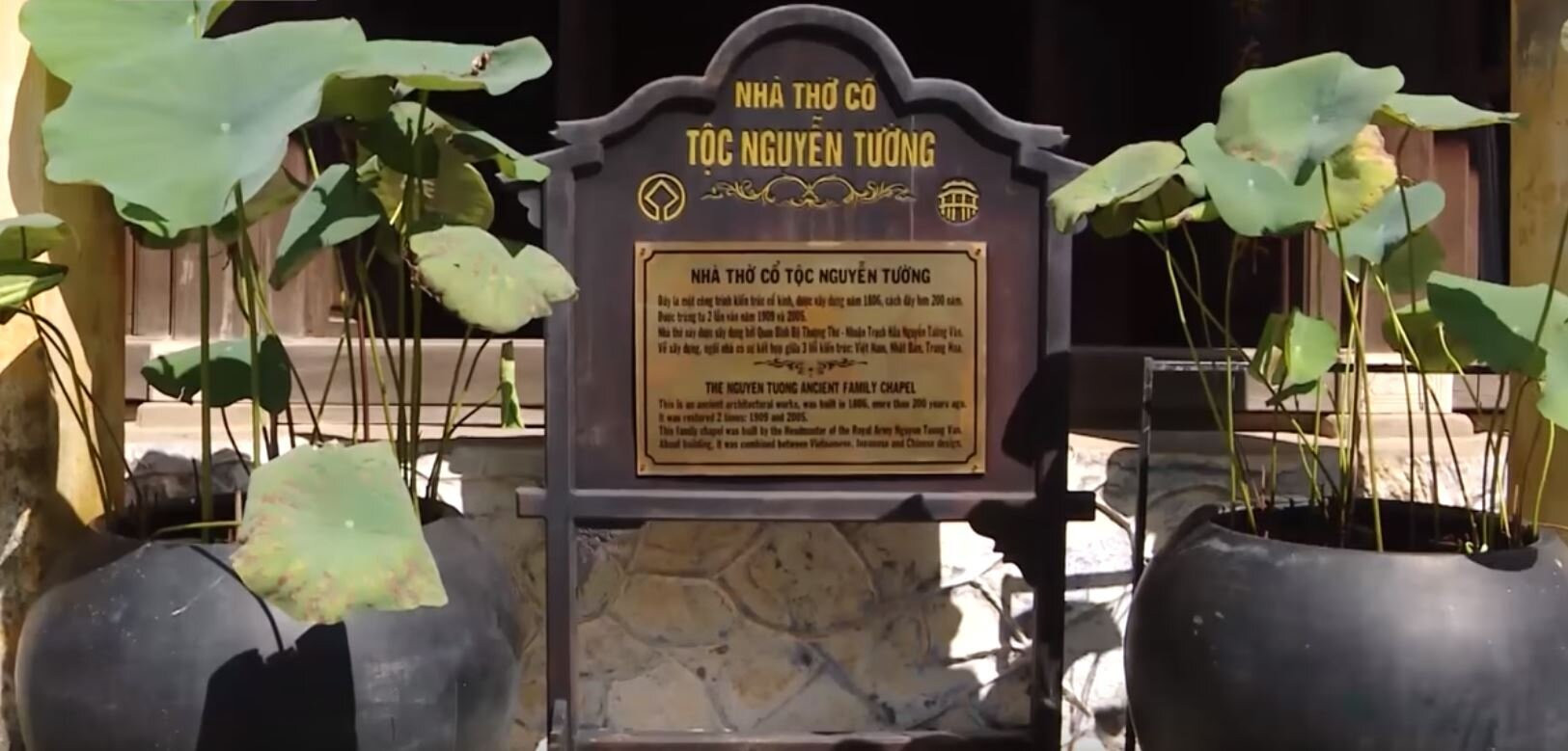 Người Việt Nam có bao nhiêu họ? (Ảnh: Scooter Saigon Tours)