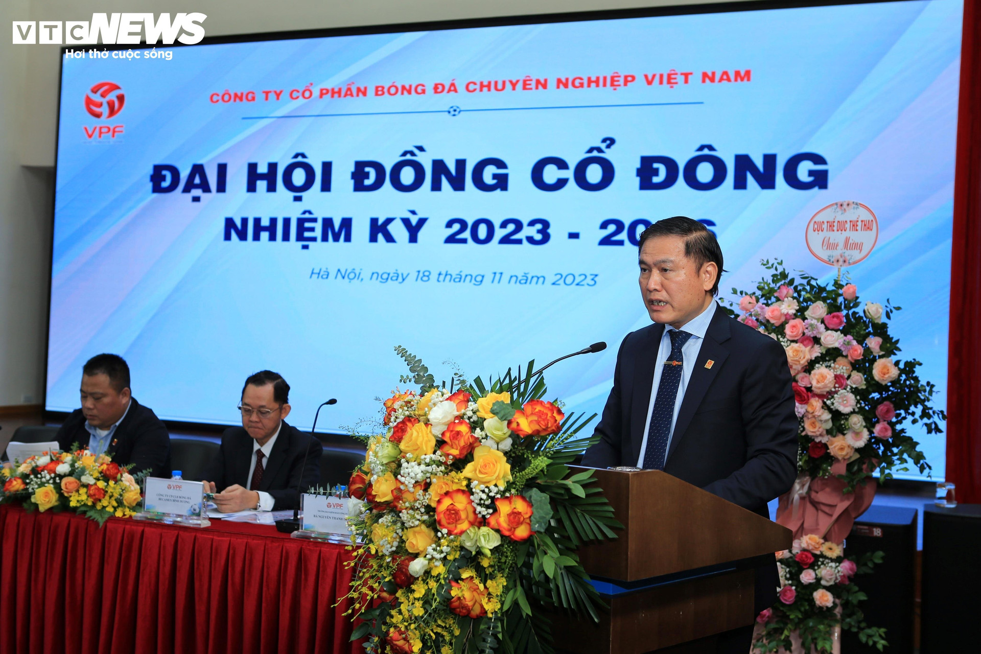 Ông Trần Anh Tú phát biểu tại cuộc họp Đại hội đồng cổ đông VPF nhiệm kỳ 2023-2026.
