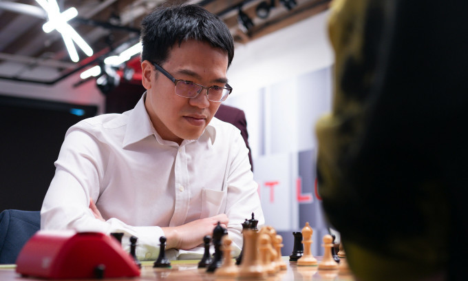 Lê Quang Liêm tại một ván đấu cờ chớp Grand Chess Tour ở St Louis, Missouri, Mỹ, ngày 18/11/2023. Ảnh: GCT