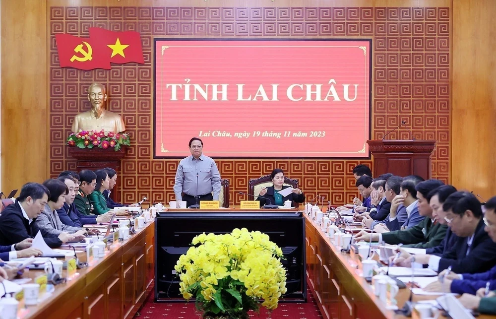 Thủ tướng Phạm Minh Chính chủ trì làm việc với Ban Thường vụ Tỉnh ủy Lai Châu. (Ảnh: Dương Giang/TTXVN)