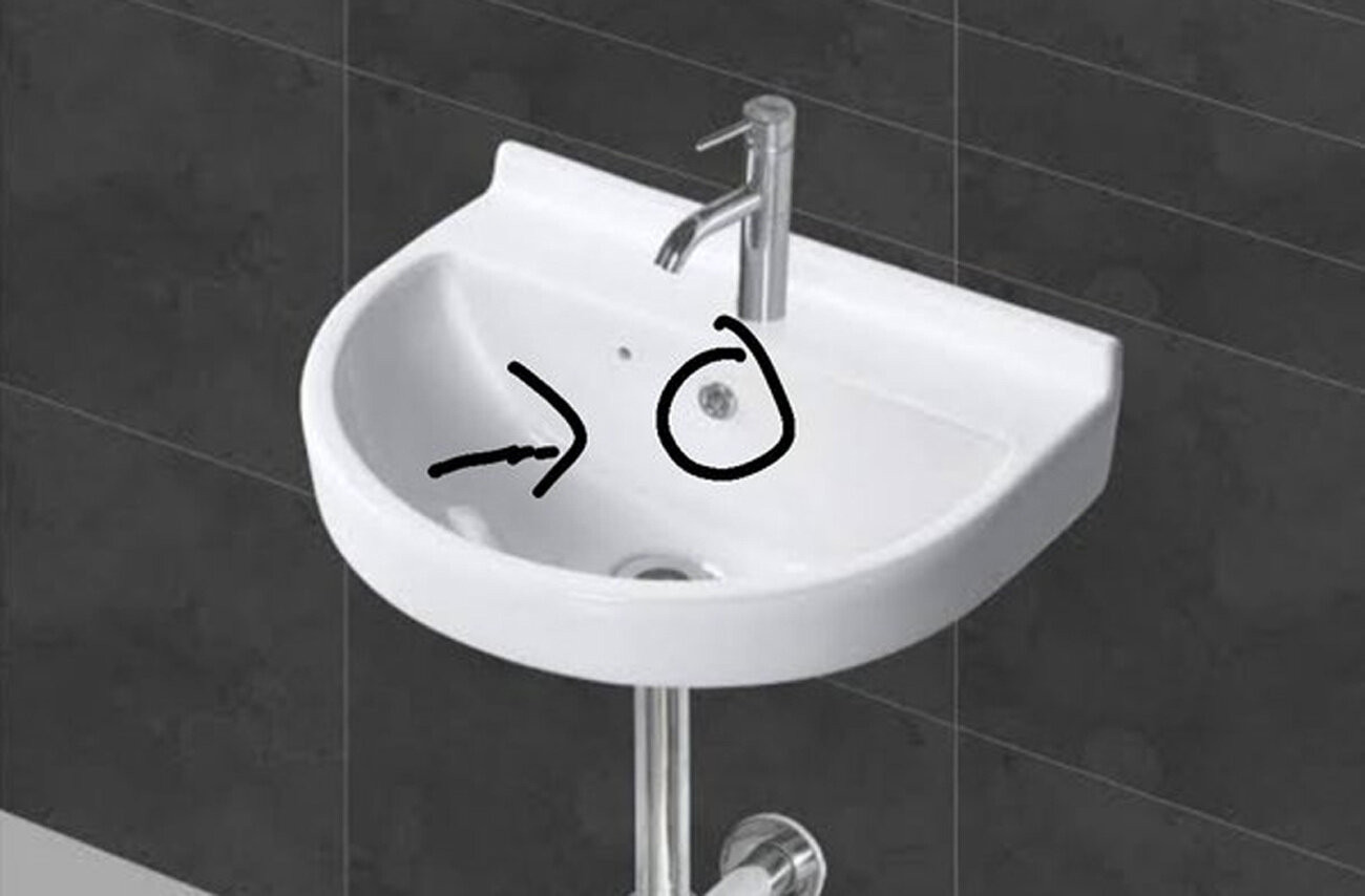 Nhiều người không biết tại sao bồn rửa mặt thường có một lỗ tròn nhỏ. (Ảnh: Aliexpress)
