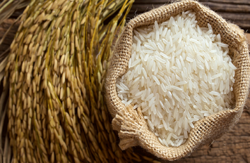 Tại sao khi đi mua gạo nên mang theo một tờ giấy? Vì nó giúp bạn chọn được gạo mới, thơm ngon. (Ảnh: Shutterstock)