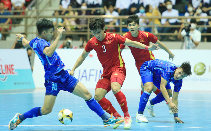 Việt Nam thua Thái Lan 0-2 ở chung kết futsal SEA Games 31. Ảnh: Lâm Thoả