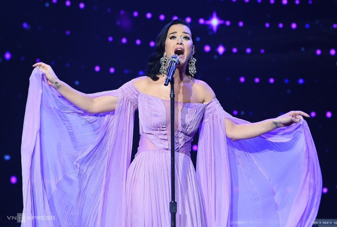 Khoảnh khắc Katy Perry trình diễn ở Hà Nội. Ảnh: Giang Huy