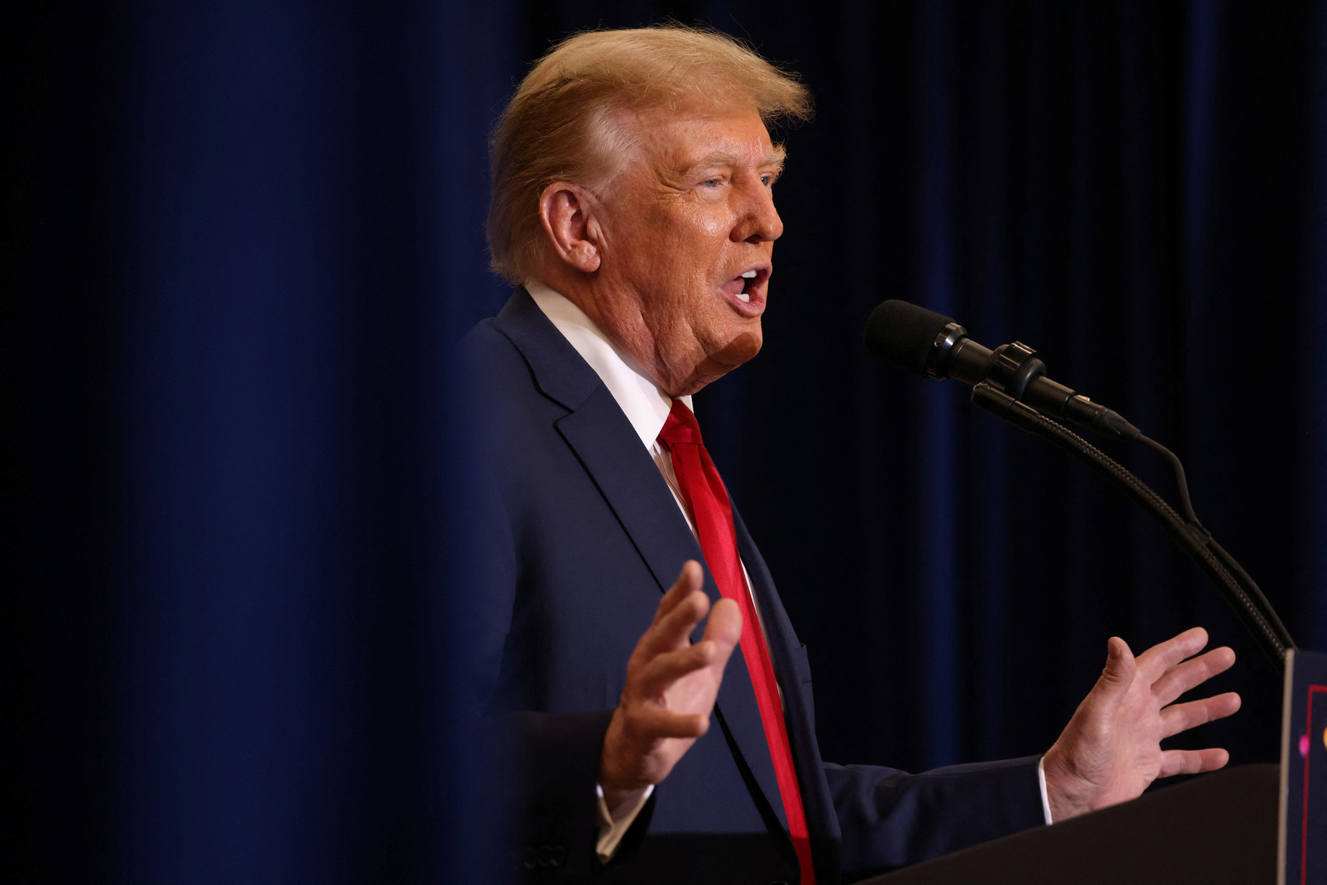 Cựu tổng thống Mỹ Donald Trump, ứng viên tranh cử 2024 của Đảng Cộng hòa - Ảnh: REUTERS