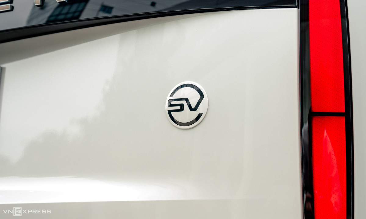 Range Rover SV 2023 – SUV thương gia giá hơn 19,1 tỷ đồng