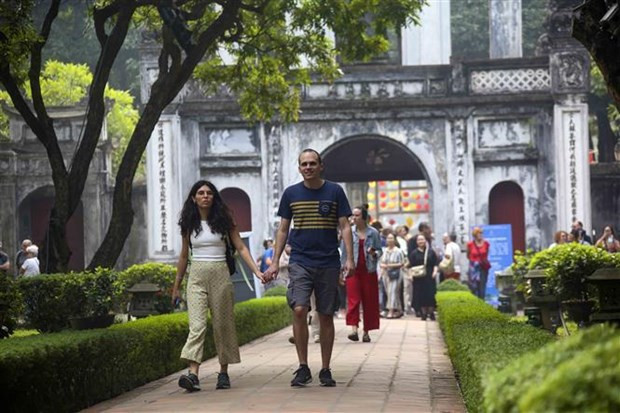 Vietnam serves 12.6 million international tourists in 2023 hinh anh 2