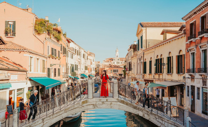 Venice thu hút du khách nhờ vẻ đẹp cổ kính, các kênh đào và những cây cầu nhỏ. Ảnh: Nguyễn Anh Lukas