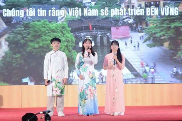International students studying in Vietnam rising hinh anh 1