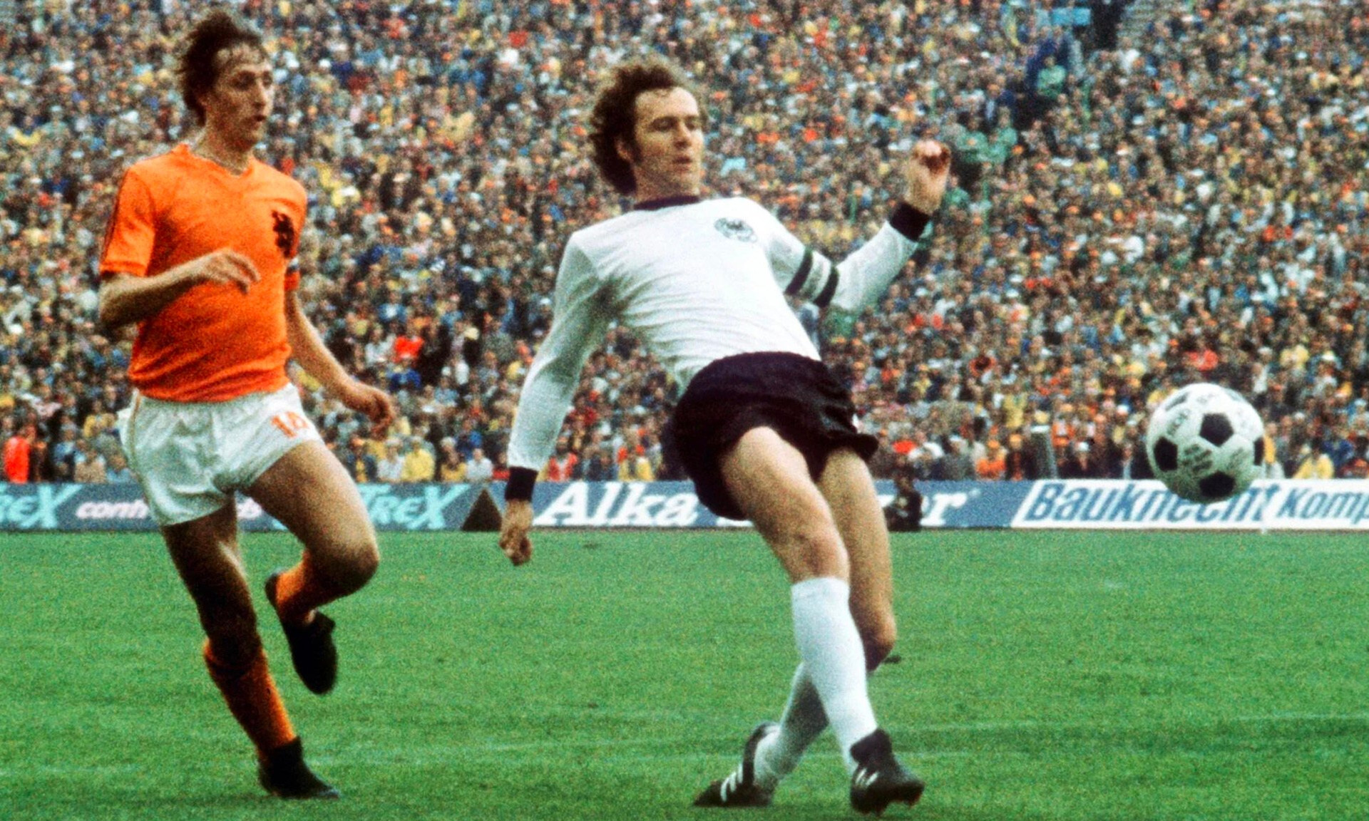 Beckenbauer khai sinh ra vị trí libero trong bóng đá.