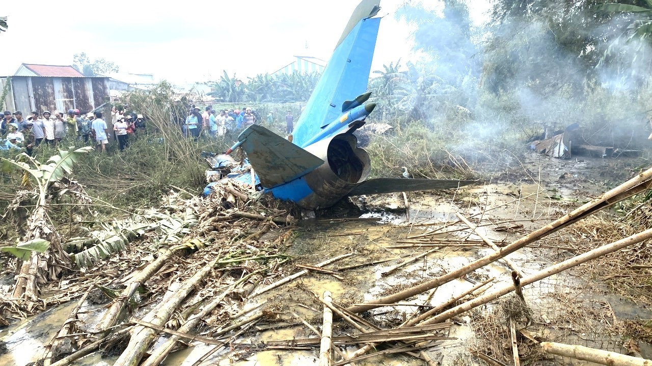 Máy bay quân sự rơi ở Quảng Nam, 2 phi công bung dù thoát nạn - 3
