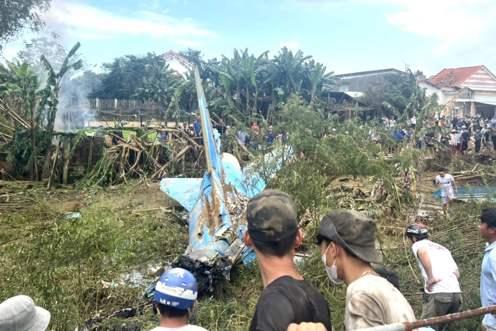 Máy bay quân sự rơi ở Quảng Nam, 2 phi công bung dù thoát nạn - 1