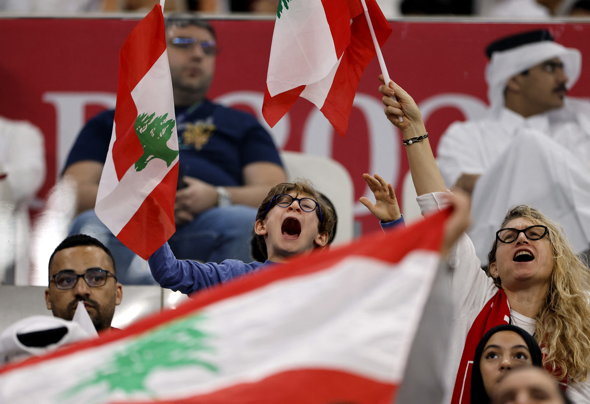 Asian Cup 2023 sẽ có 51 trận đấu, khai mạc bằng màn đọ sức giữa Qatar và Lebanon. Có 6.000 tình nguyện viên đã được huy động để hỗ trợ ban tổ chức. Tính đến hết ngày 10-1, đã có hơn 900.000 vé được bán ra. Asian Cup 2023 được phát sóng trên truyền hình 160 quốc gia. Đây là con số kỷ lục trong lịch sử giải đấu - Ảnh: REUTERS